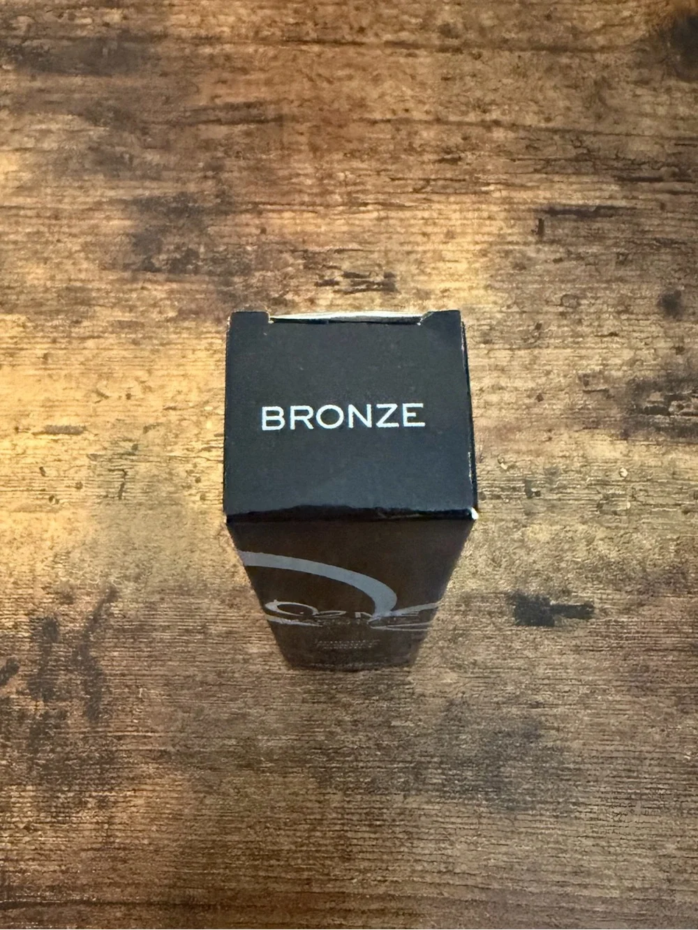 Makeover Essentials Shimmer Powder Brush - Bronze